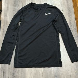 Nike long sleeve shirt (big boys)